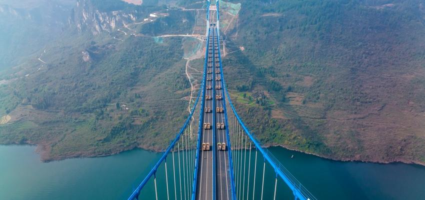 亚洲第四 贵州再添一座特大山区跨峡谷悬索桥