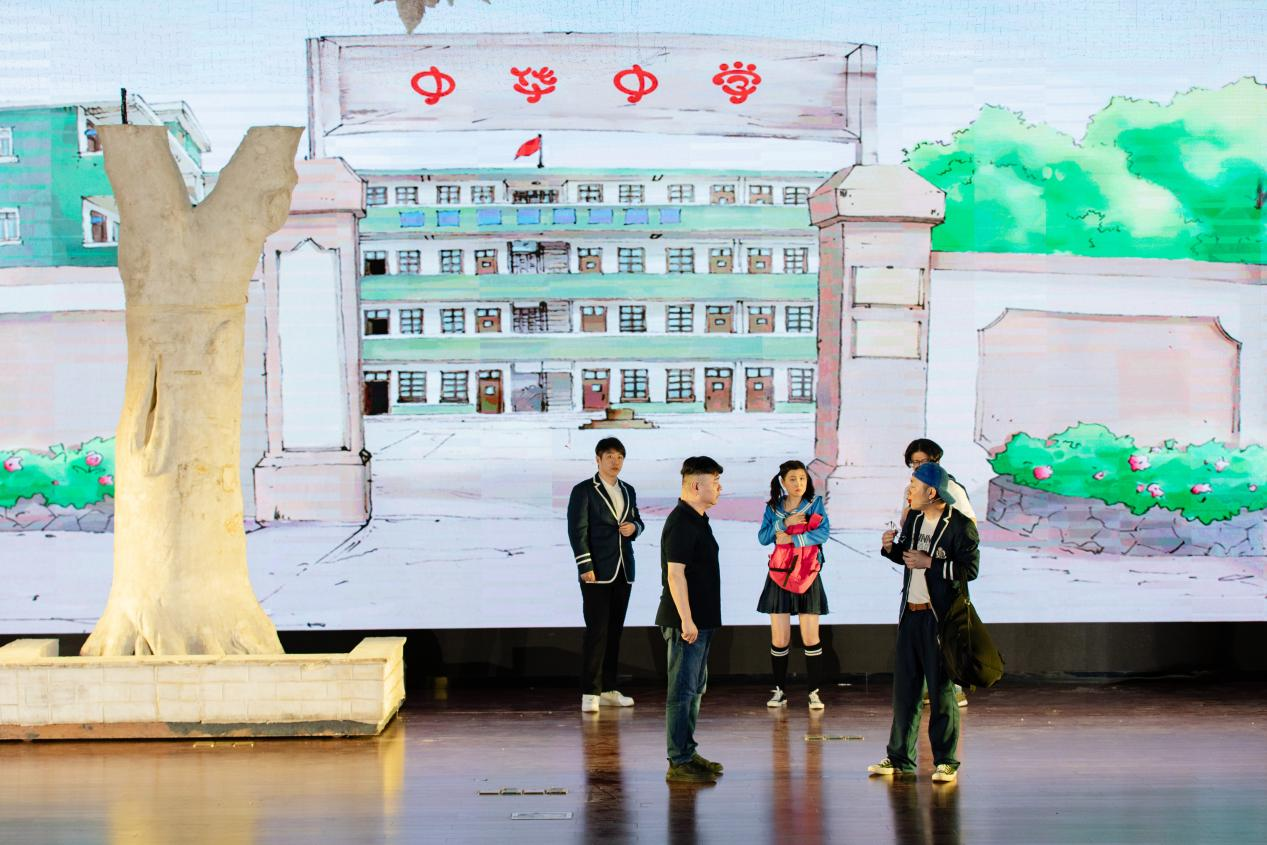 今天，孩子们集体“穿越”！