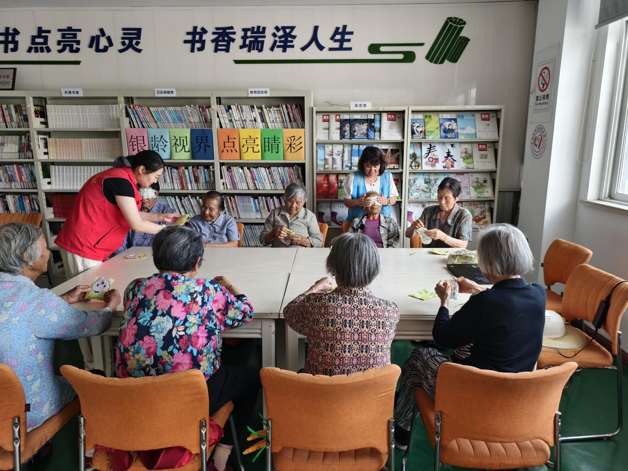 银龄“视”界 点亮“睛”彩