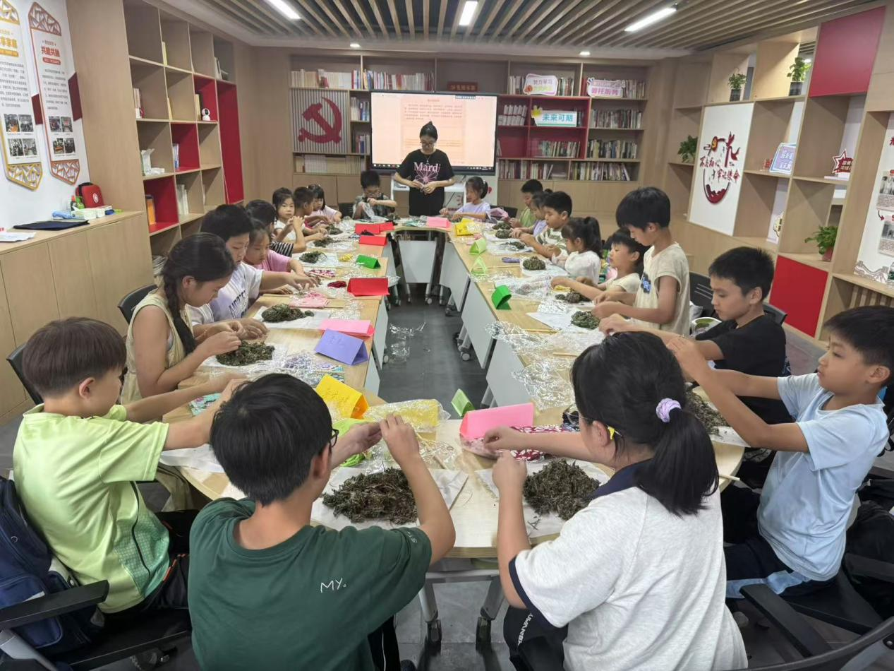青少年公益暑托服务正式启航，非遗体验开启“家门口的成长乐园”