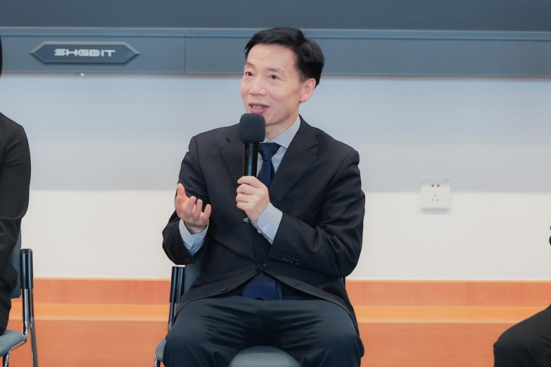 从日常防护到近视手术，职场人守护好眼健康