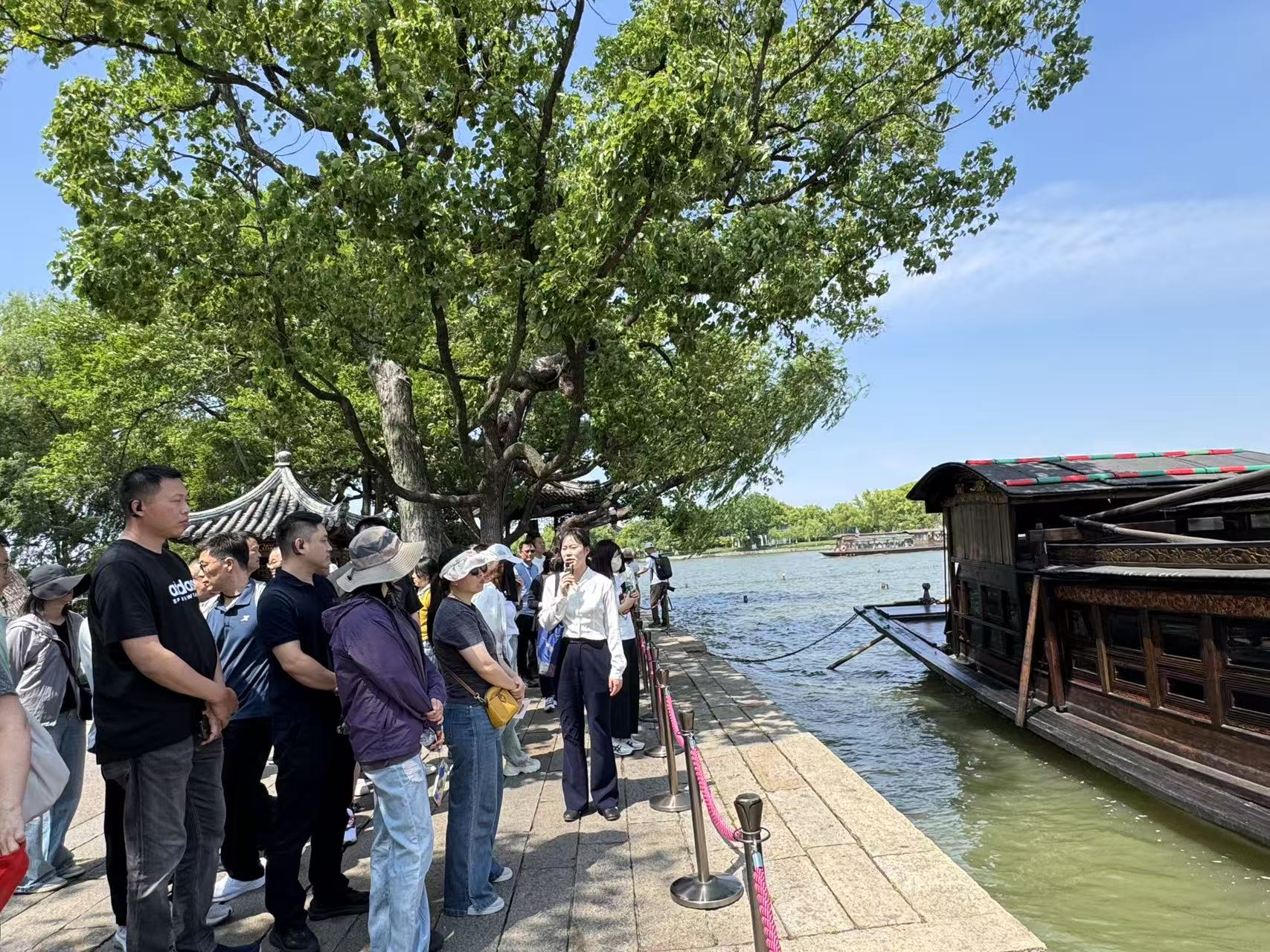 苏州双泾社区党总支赴嘉兴南湖开展学习教育